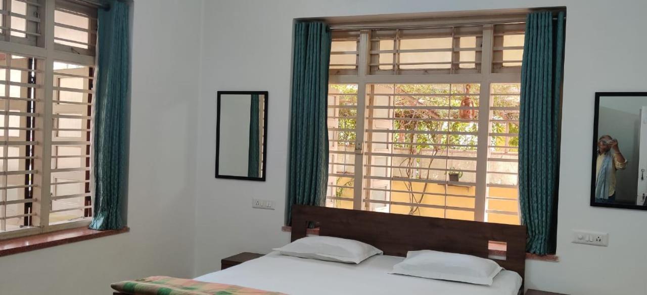 Srinekatan Heritage Villa Homestay أحمد أباد المظهر الخارجي الصورة